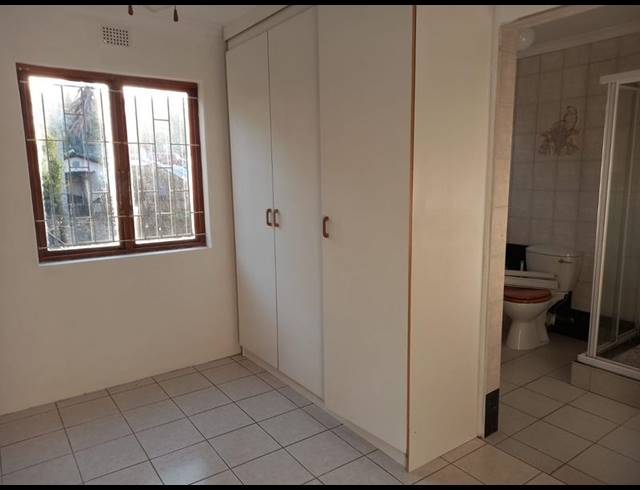 2 BEDROOM PROPERTY TO RENT IN ESCOMBE
